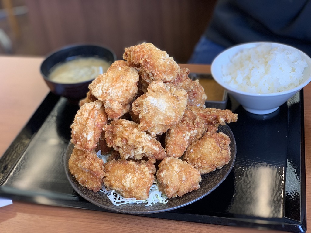 唐揚のデカ盛り定食